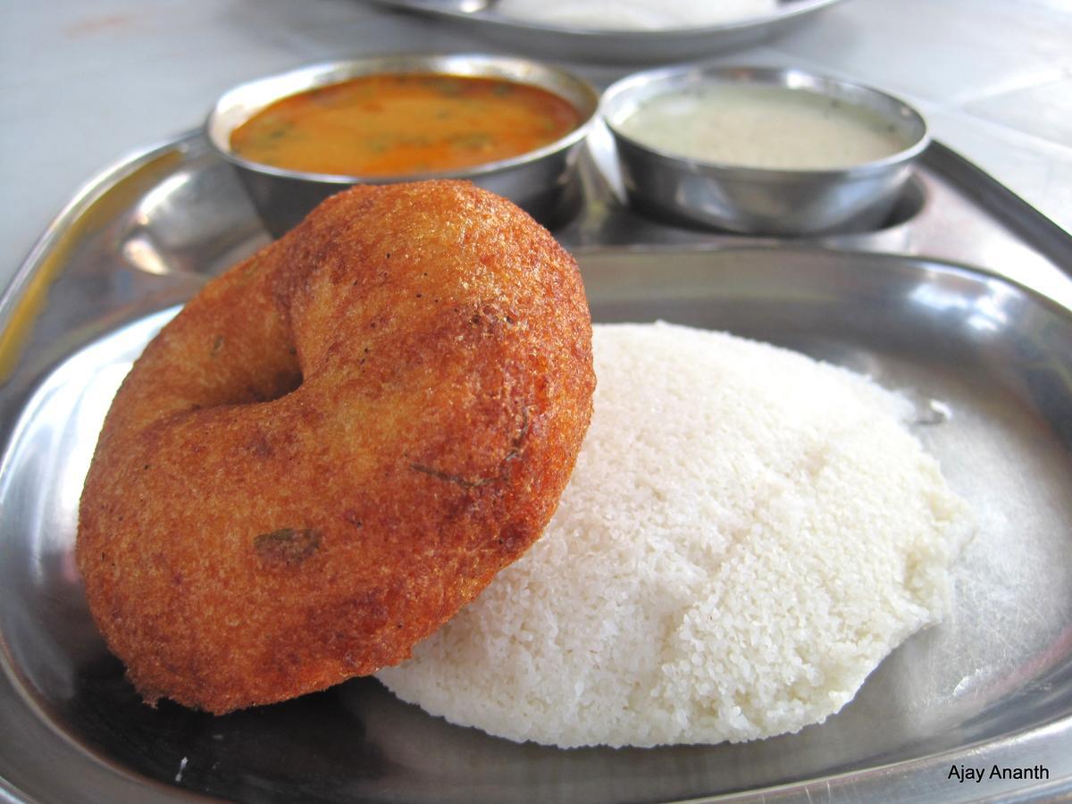 Royal Grand Bed and Breakfast Tambaram Exteriör bild